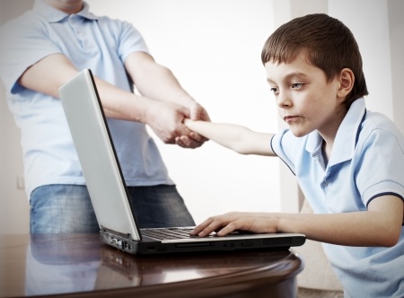 Déficit en los niños por el uso inadecuado de dispositivos electrónicos